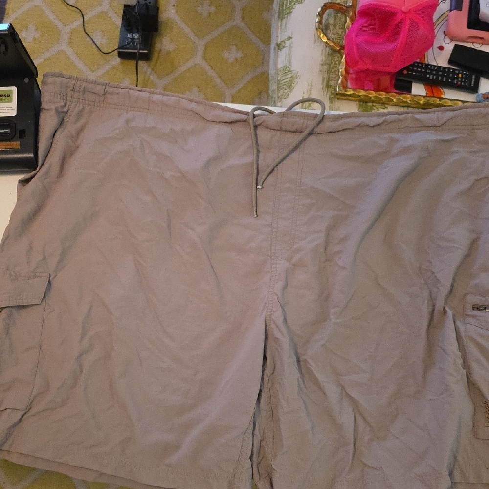 Reebok Men's Cargo Shorts in Light Gray